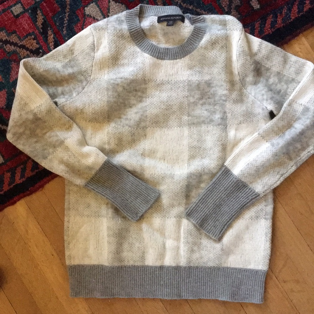 Crewneck wool sweater, grey plaid